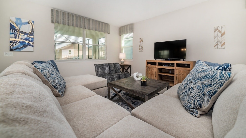 Solara Resort 5 Bedroom Home with Pool+Spa 5 Home