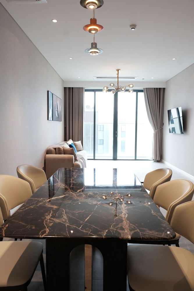 Metropole The Crest Thu Thiem Apartment
