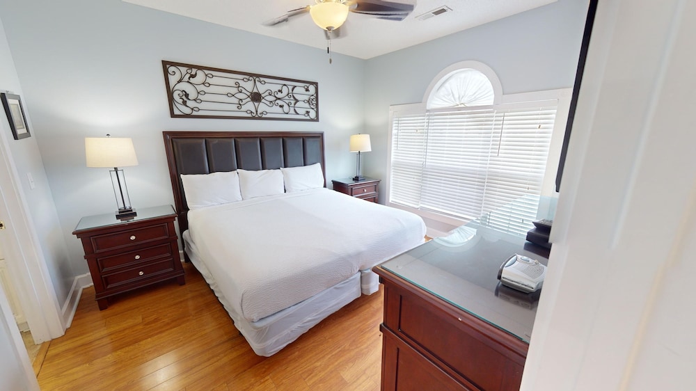 Magnolia Place 4695-103 2 Bedroom Condo