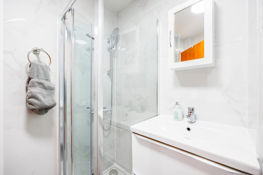 3 Bed 3 Bathroom Flat in Kensington A
