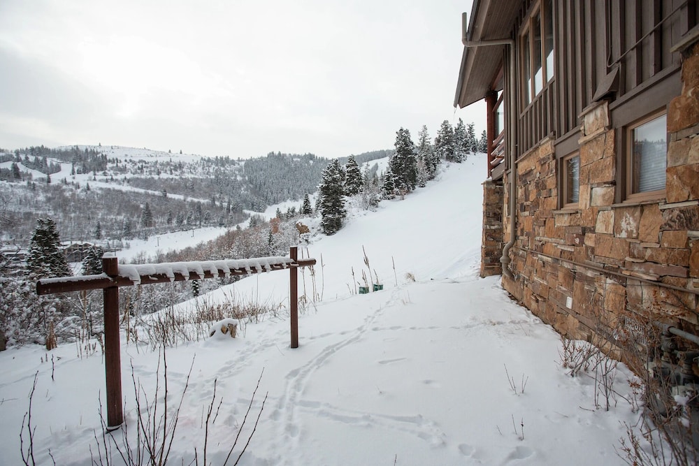 La Maconnerie at Deer Valley Resort - Four Bedroom Condo with Hot Tub #3 4 Condo