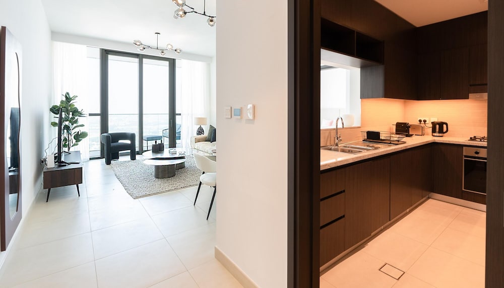Premium 2BR Downtown Apt w Dubai Mall Access