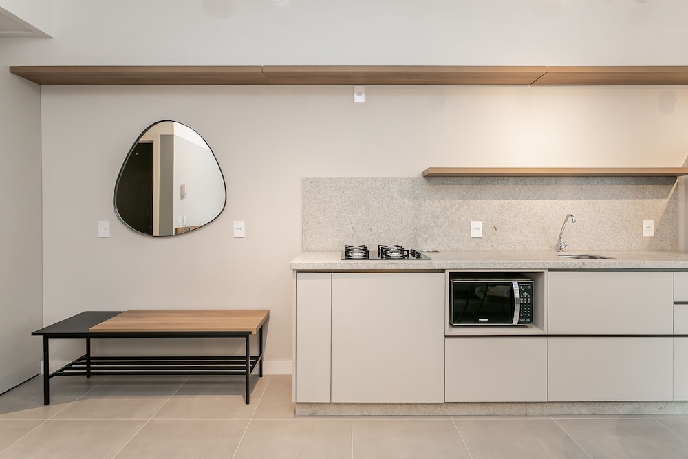 Studios Tower by Viva - Prédio com piscina e estacionamento no centro de Floripa