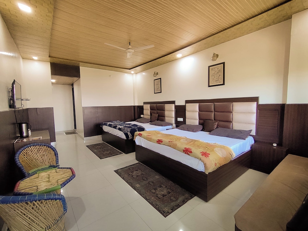 Cottage Club Inn