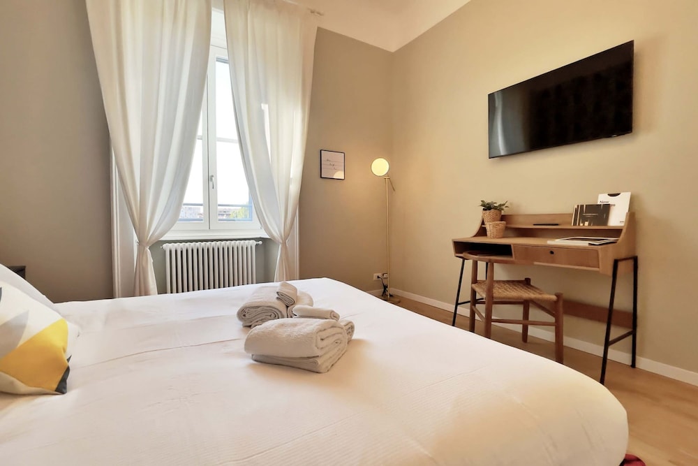 Solferino - Elegant 1bdr in Historical Building in Brera
