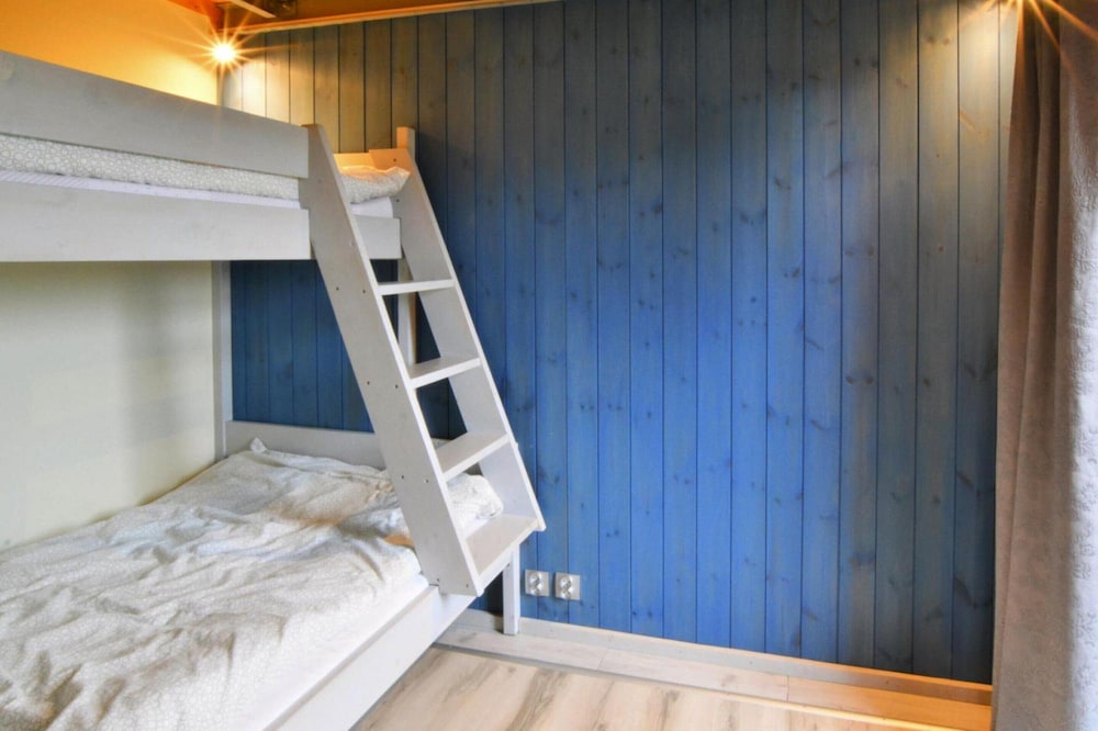 Cottage in Jezierzany Near Lake Wicko & Beach view 3