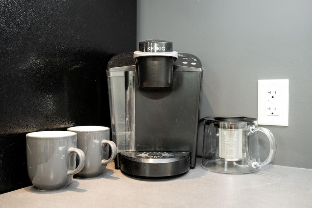 NY Style Loft w Parking Exchange District Gym - Image 3