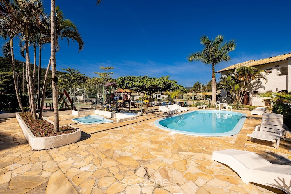 Apt Beautiful Condominium Foot on the Sand Rpb038