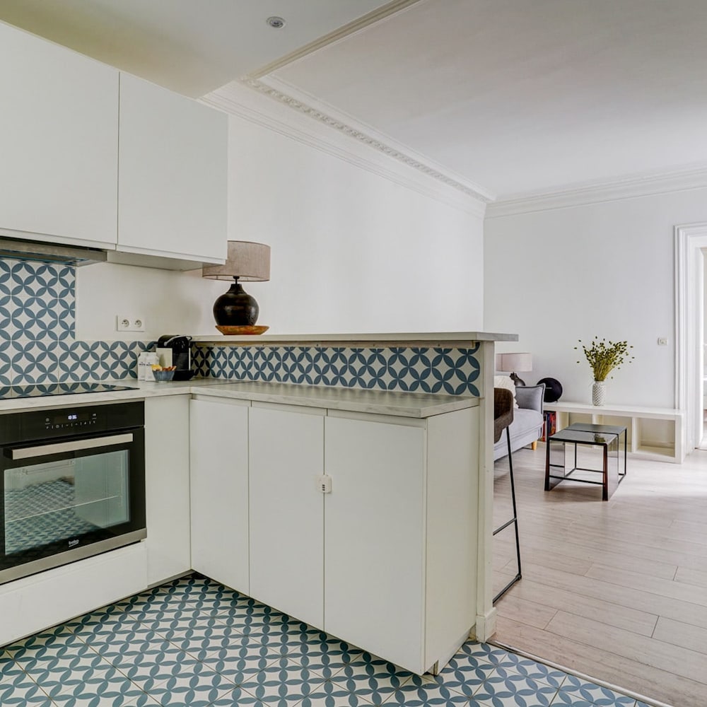Secret Maillot Charming 1 Bed Apt in Paris