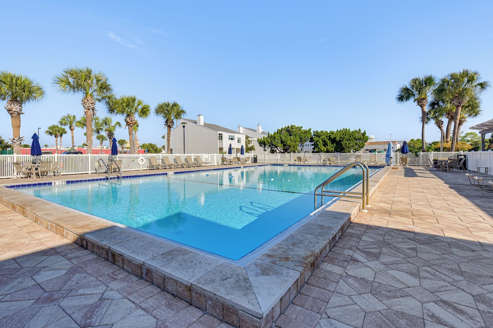 Steps to Beach: Oceanfront w/ Panoramic Gulf Views