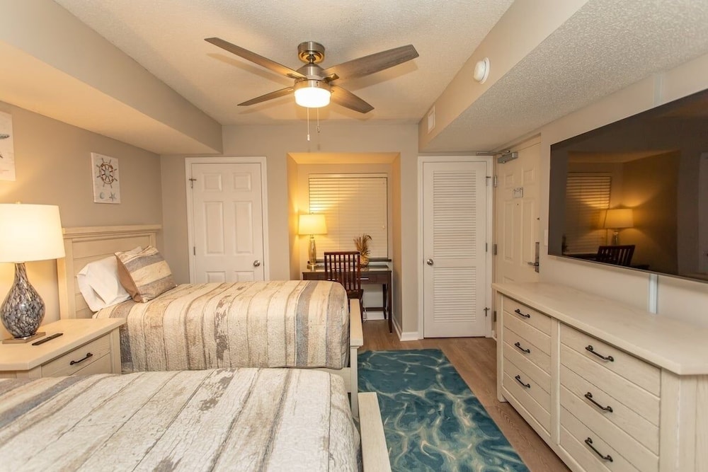 Yacht Club 1-1103 3 Bedroom Condo