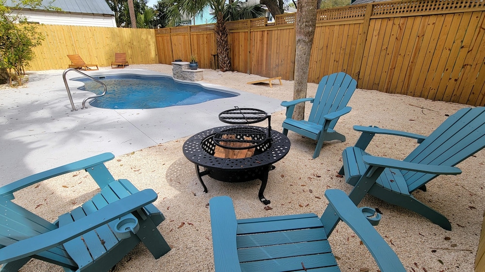 16 6th Avenue by Tybee Vacation Rentals