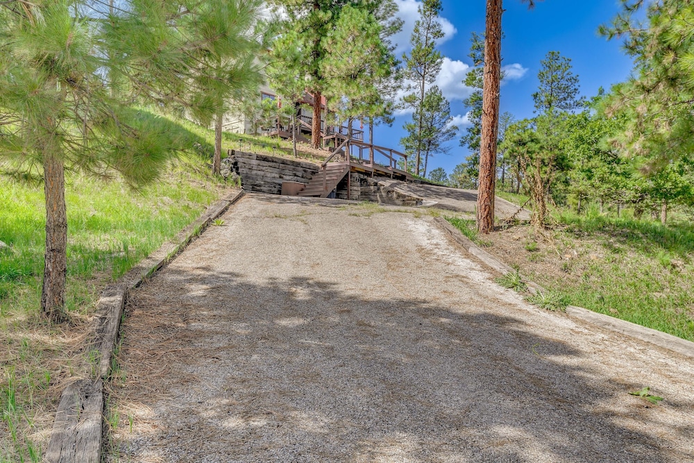 Ruidoso Cabin w/ Deck + Views: 4 Mi to Winter Park view 3