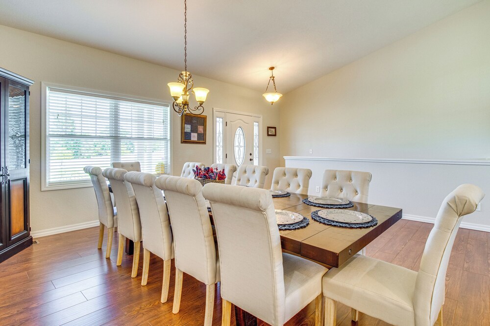 Near Bull Shoals Lake: Spacious Golfer's Getaway!