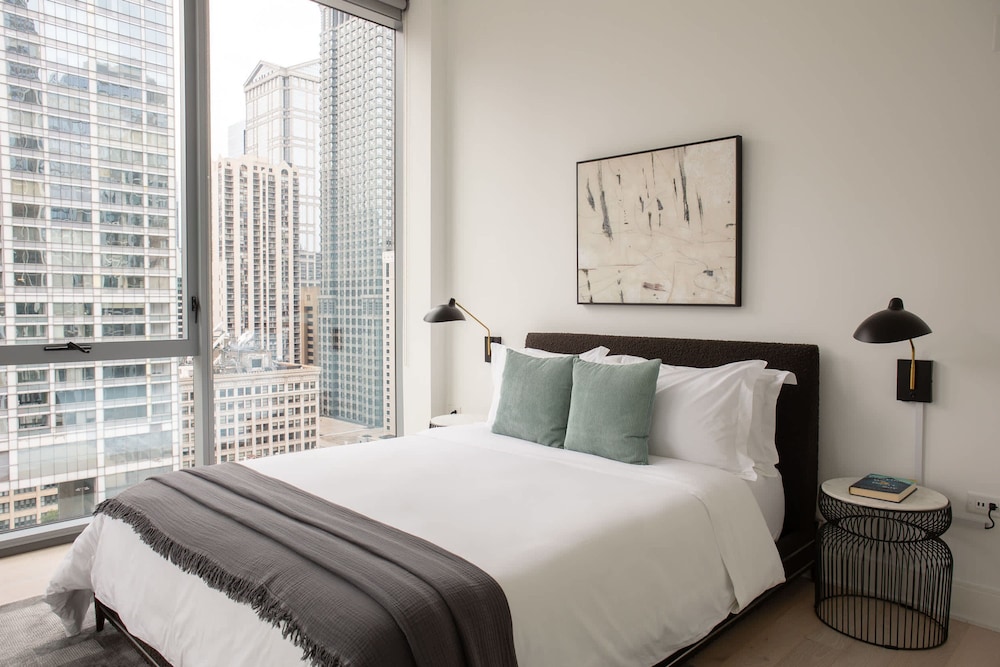 The Lyra Luxury Group Getaway - Two Penthouses