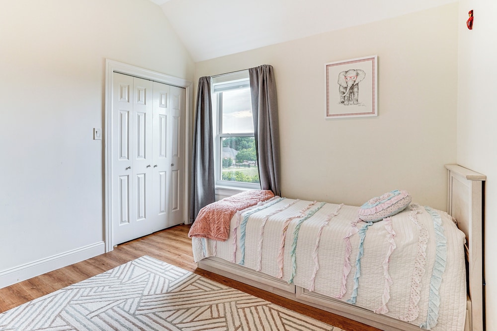 Spacious Family Retreat in Fort Worth Area!