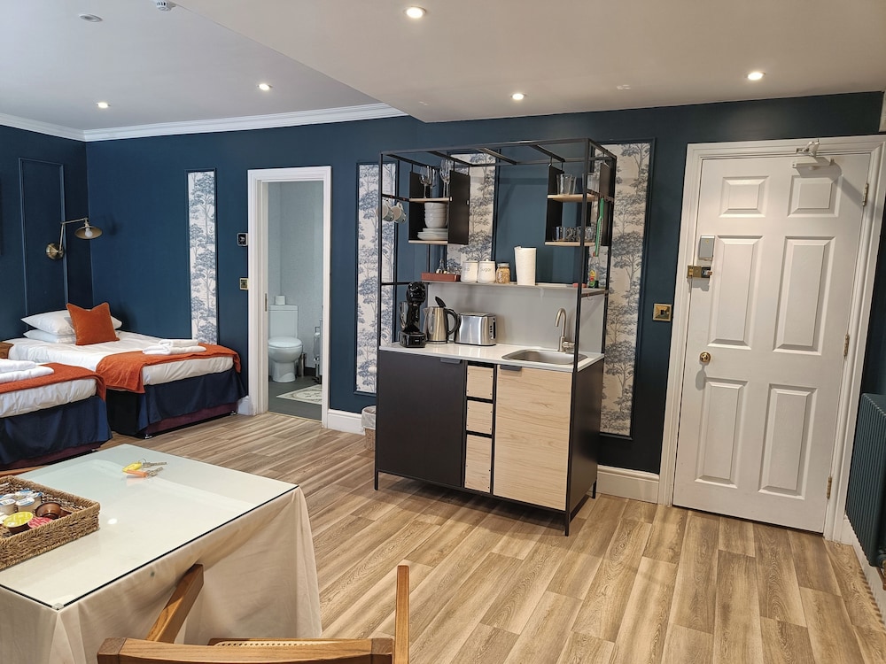 Rooms on The Prom
