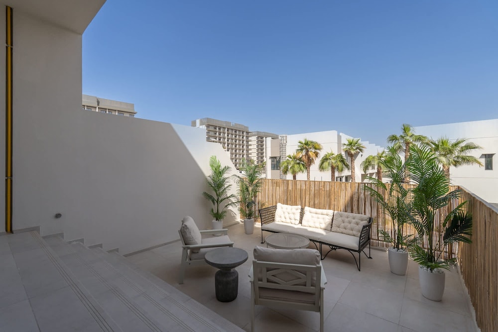 Classy 4-bedroom Villa With Spacious Balcony in Nad Al Sheba