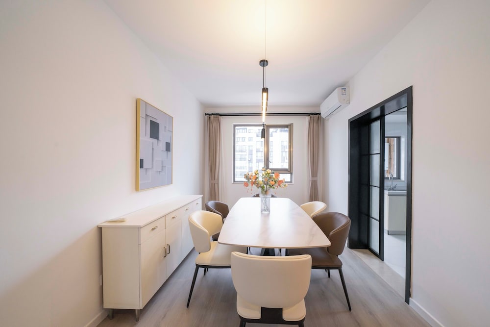 Tyms Spacious 3BR 2BA APT Laishi Di