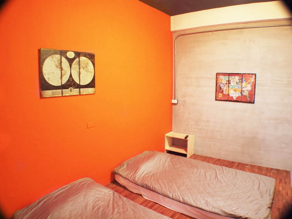 Knock Knock Hostel