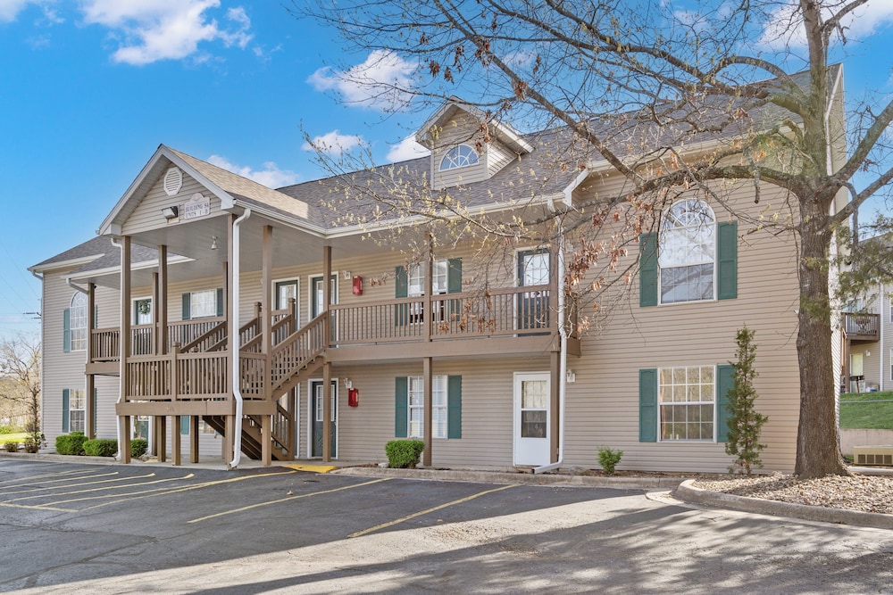The Nautical Nook Charming Walk-in Condo for 4! view 4