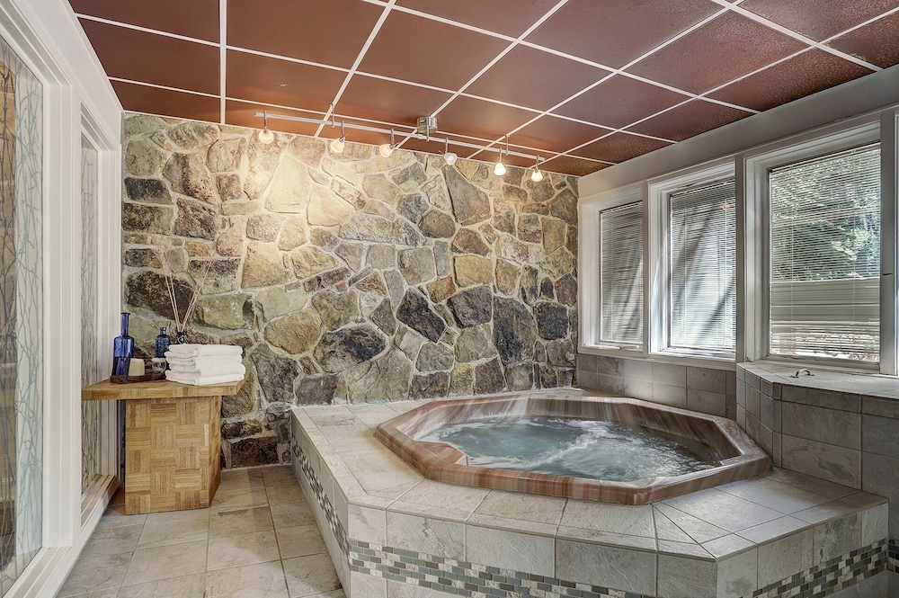 2721 Chateaux DMont by RedAwning