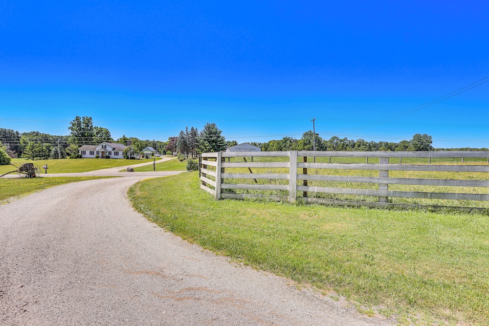 Countryside Retreat in Middlefield ~ 7 Mi to Town! view 4