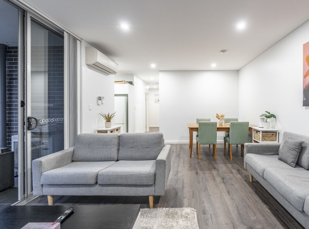 Kozyguru | Homebush West | 3 Bedroom Apt+Parking