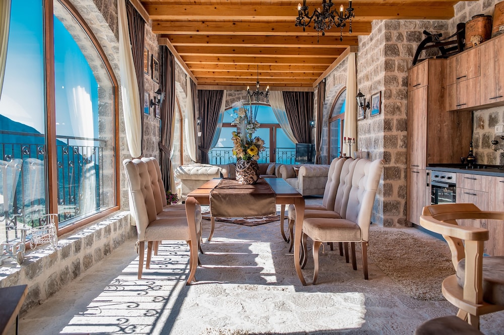 VILLA MILENA view 3