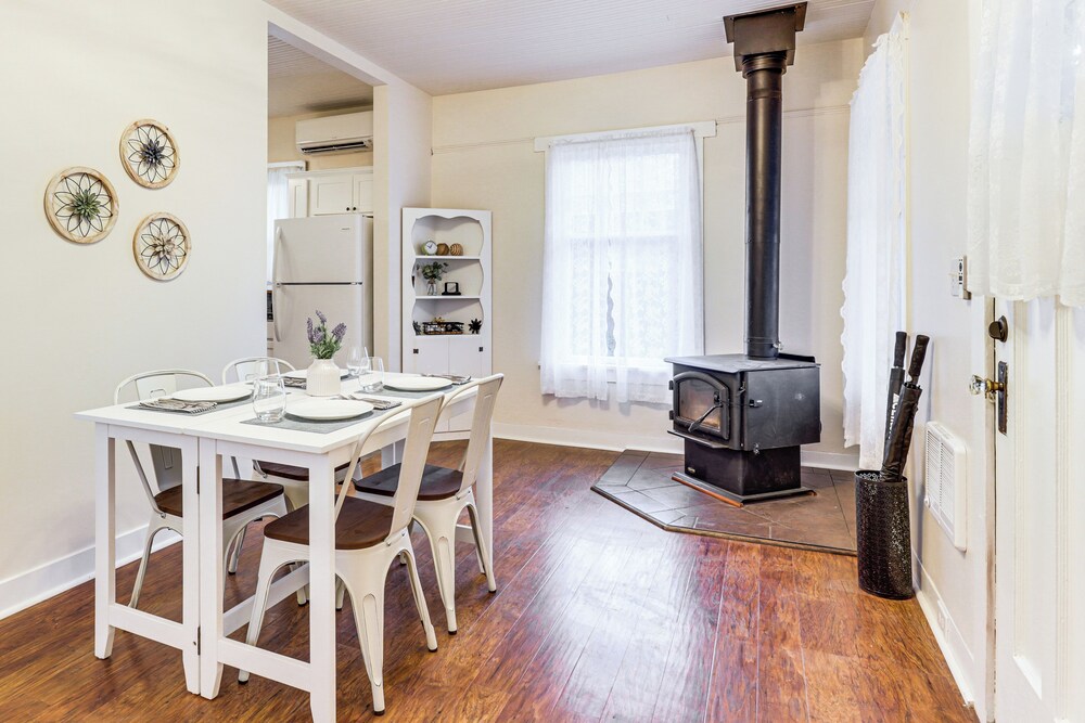Walkable Location: Quaint Cottage in Forest Grove!