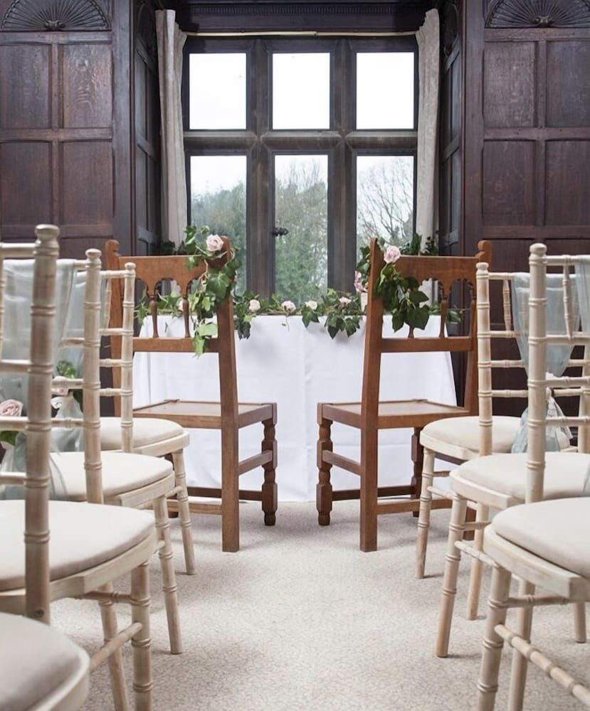 Abbots Oak Manor