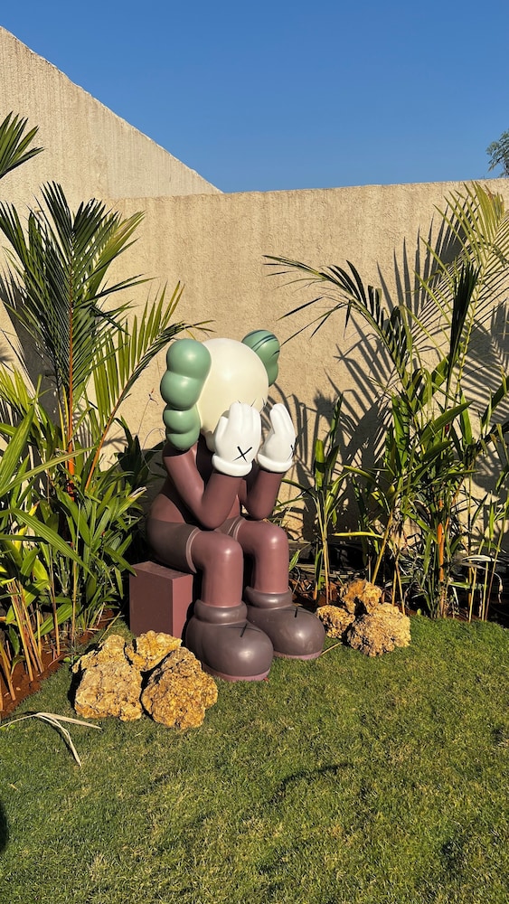 Finding Life House By Jumbo Holidayz