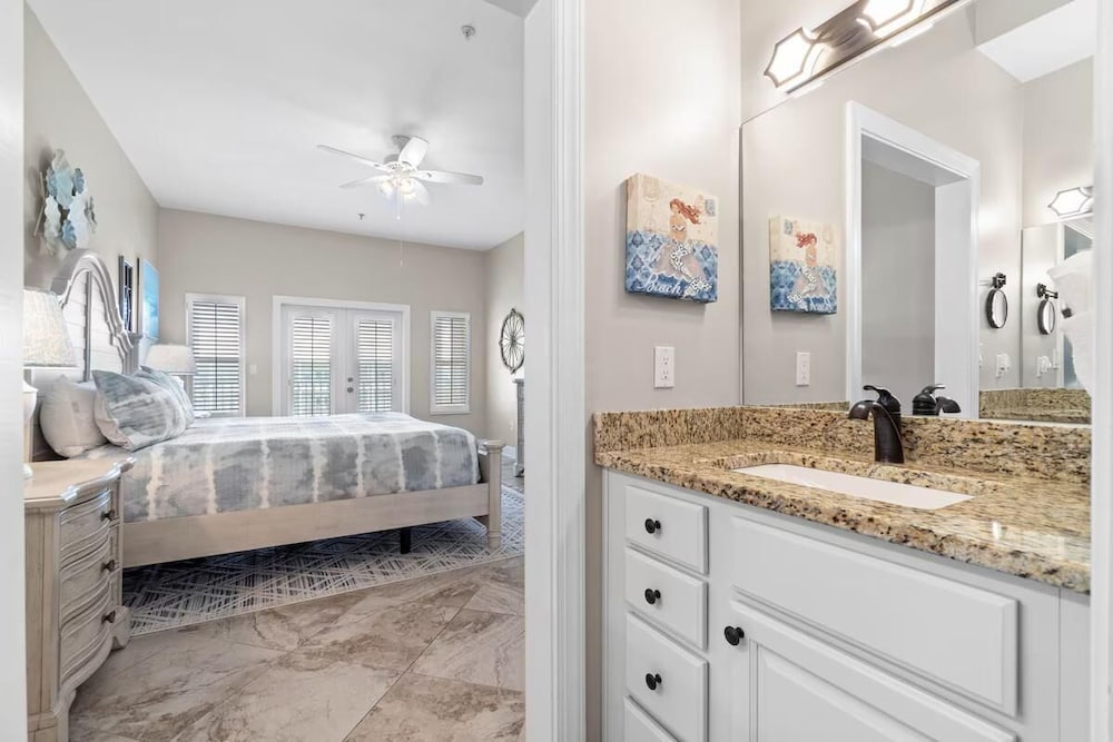 Pavilion Palms 203c