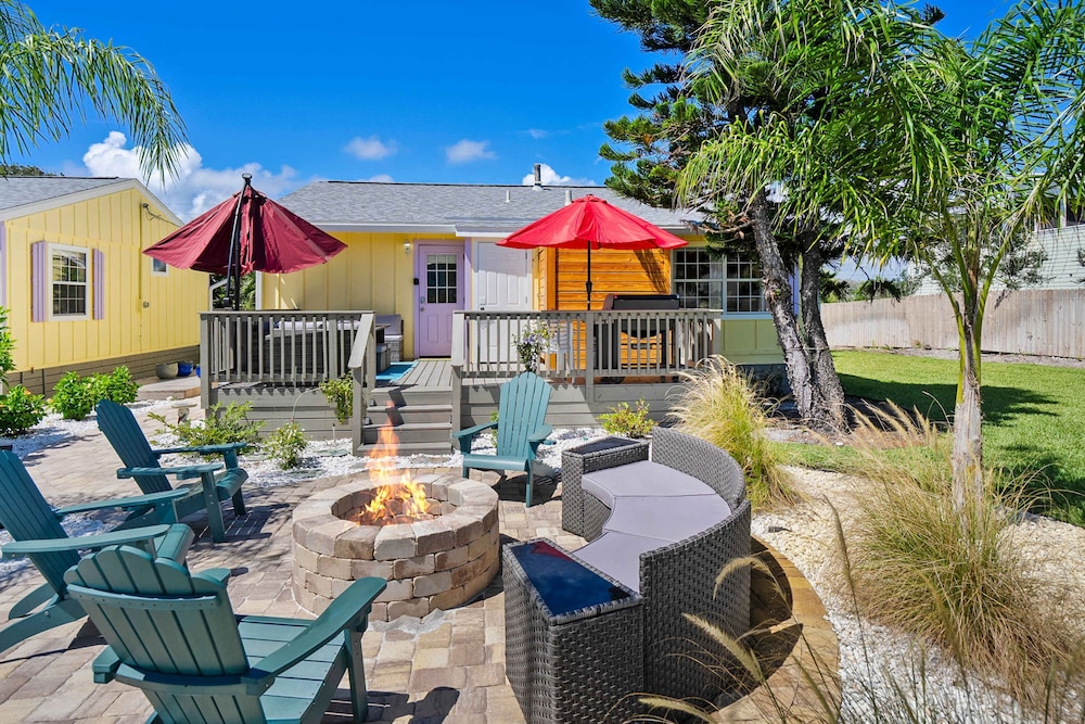 Fire Pit Tropical Oasis Steps to Beach Outdoor Seating