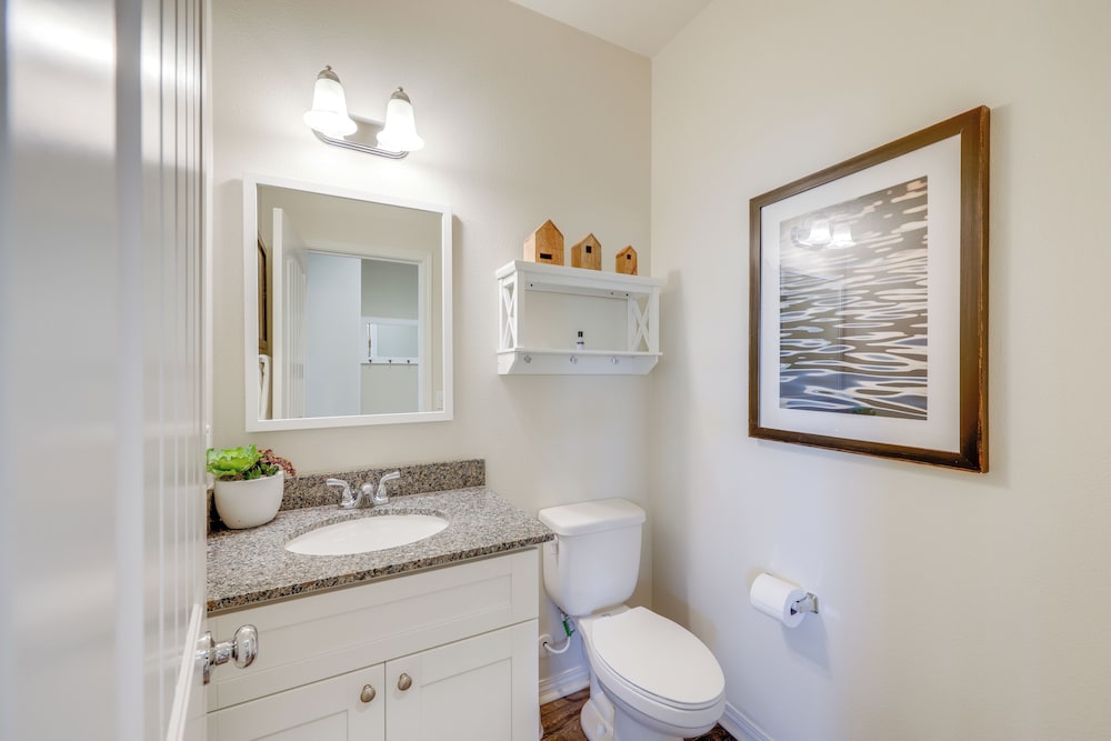 Pool Access & Mtn Views: Family Haven in Beaumont!