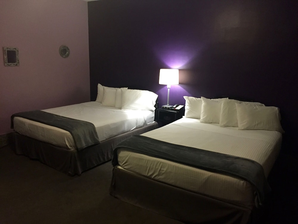 Brattleboro Vacations - Latchis Hotel - Property Image 9