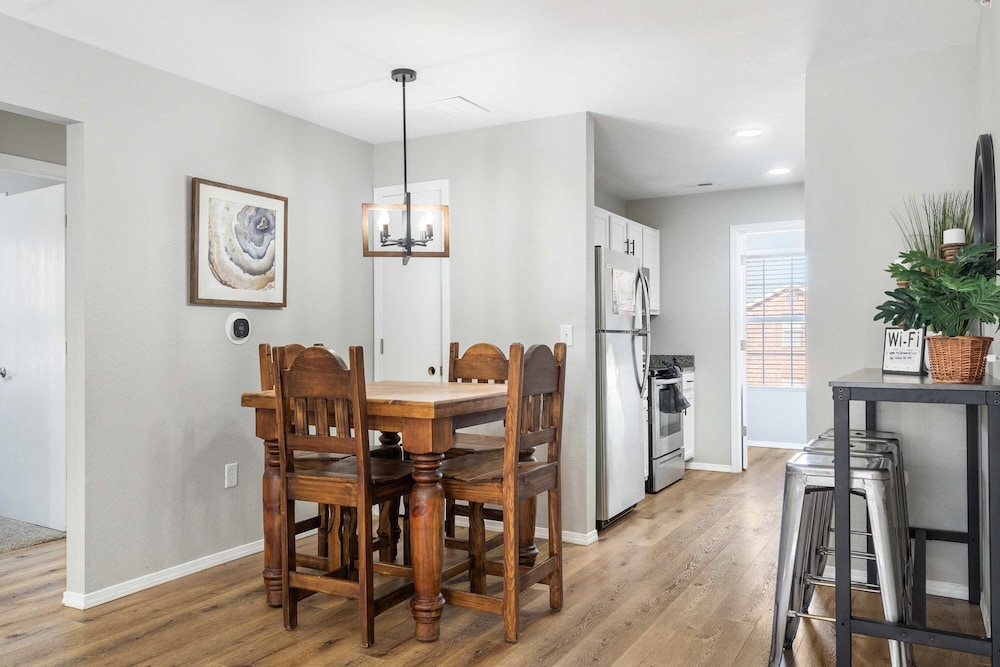 Tranquil Getaway For 8