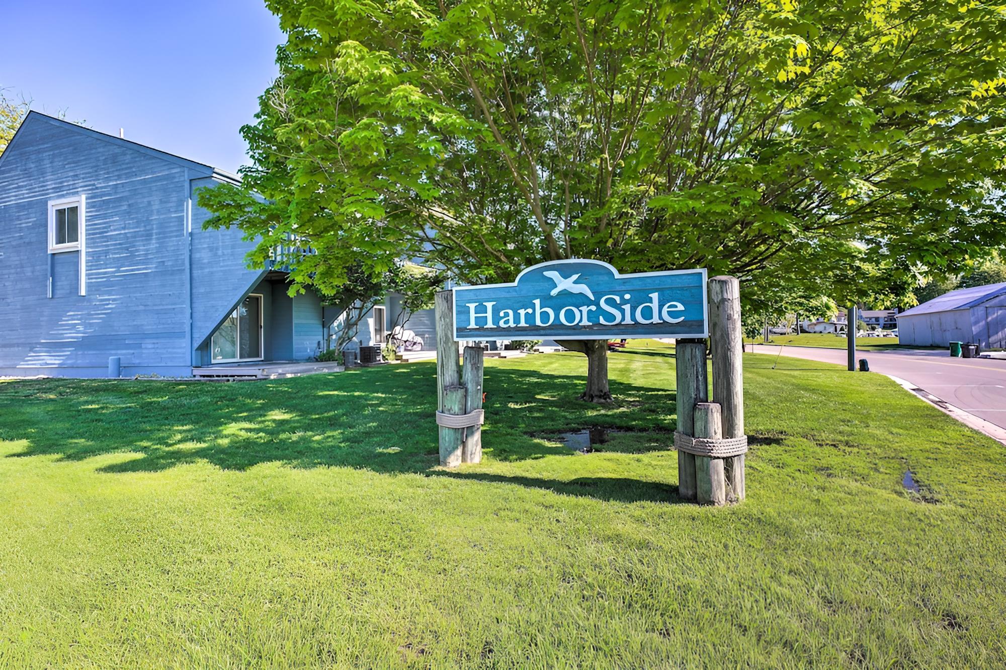 Sunny South Haven Condo < 1 Mi to Beaches! view 4