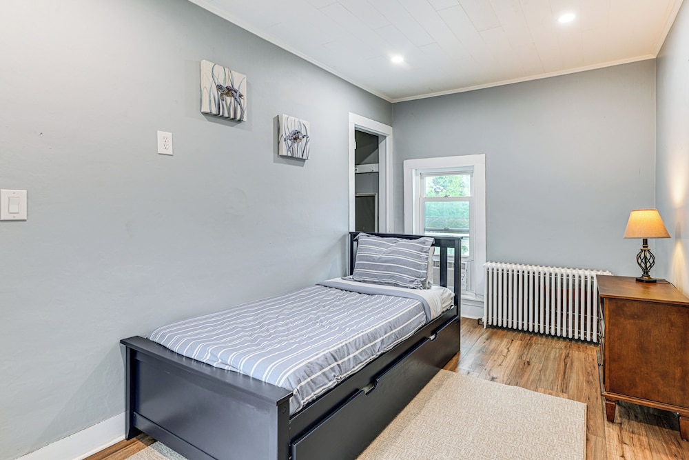 Near Lake & Wineries: Spacious Union Springs Home!