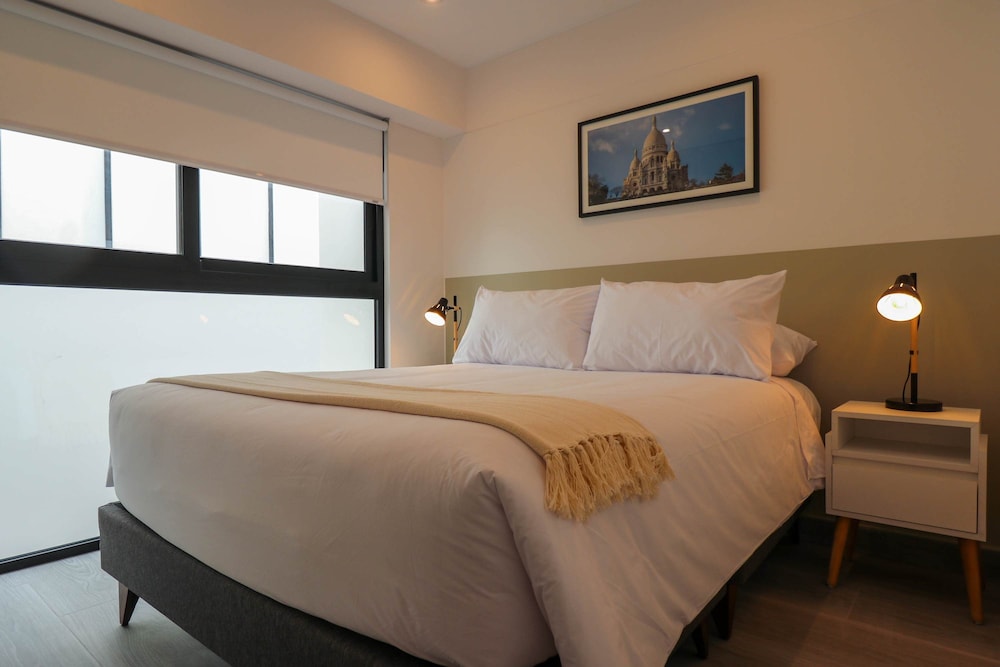 w Majestic Duplex w Perfect Deco in Miraflores
