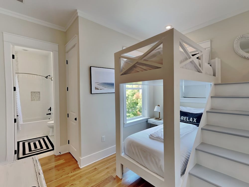 Sea La Vie In Grayton Beach by Southern Vacation Rentals view 3
