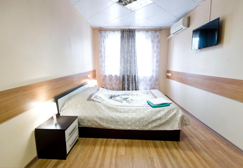 Hostel on Akademika Anokhina 13
