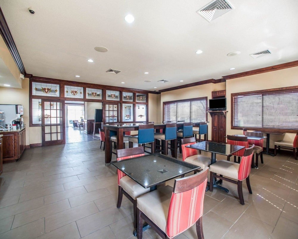 Columbia Vacations - Comfort Suites Columbia - University Area - Property Image 6