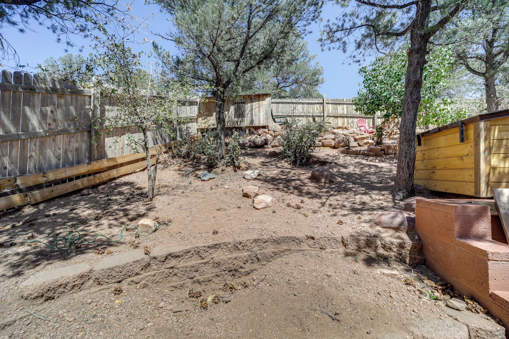 Stunning Mountain Views: Peaceful Payson Retreat!