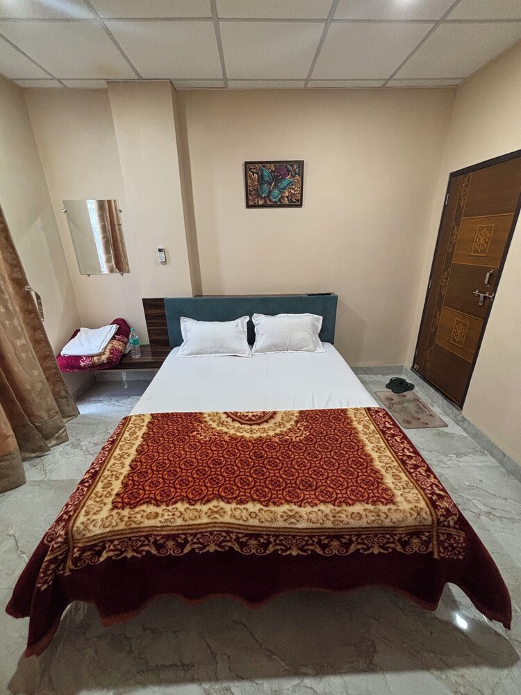 SHRI KRISHNA HOTEL
