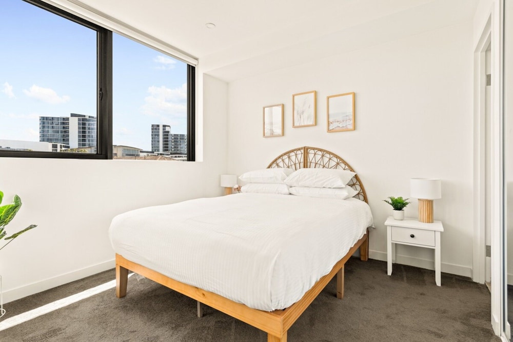 Coastal 2-bed Apartment Near Beach