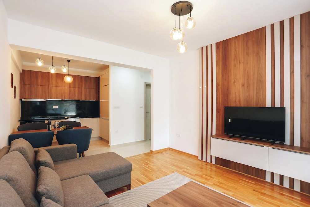 Status Apartments 140