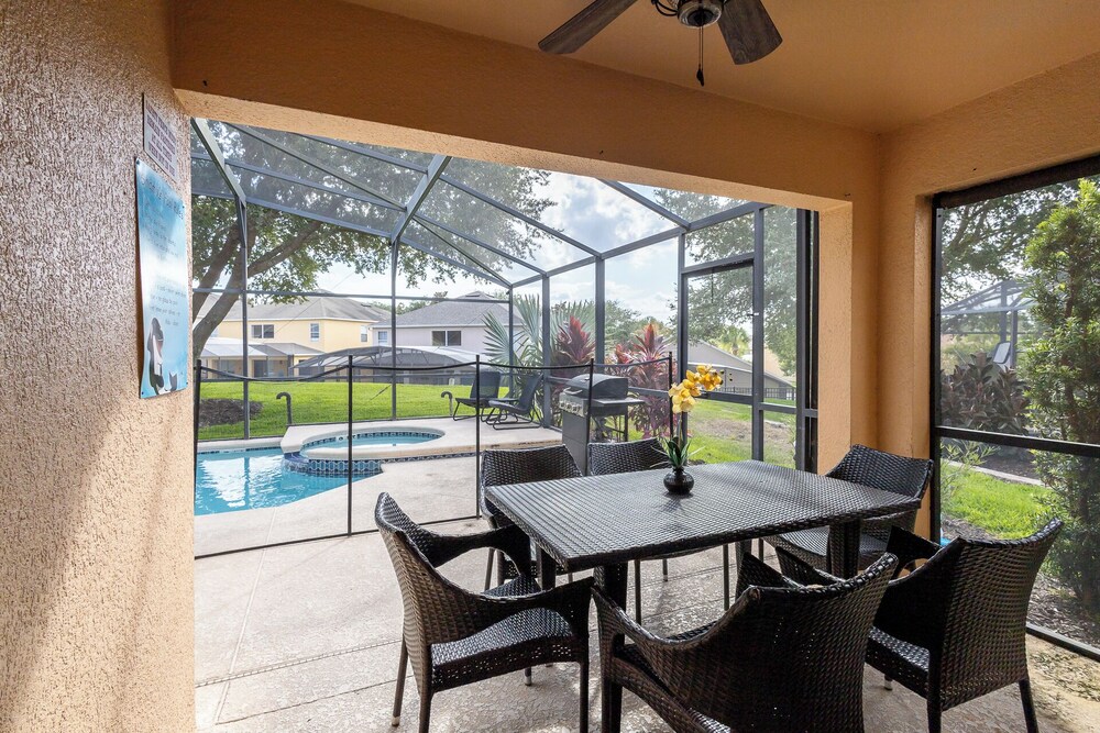 Magic Villa, 10 Mins to Disney view 5