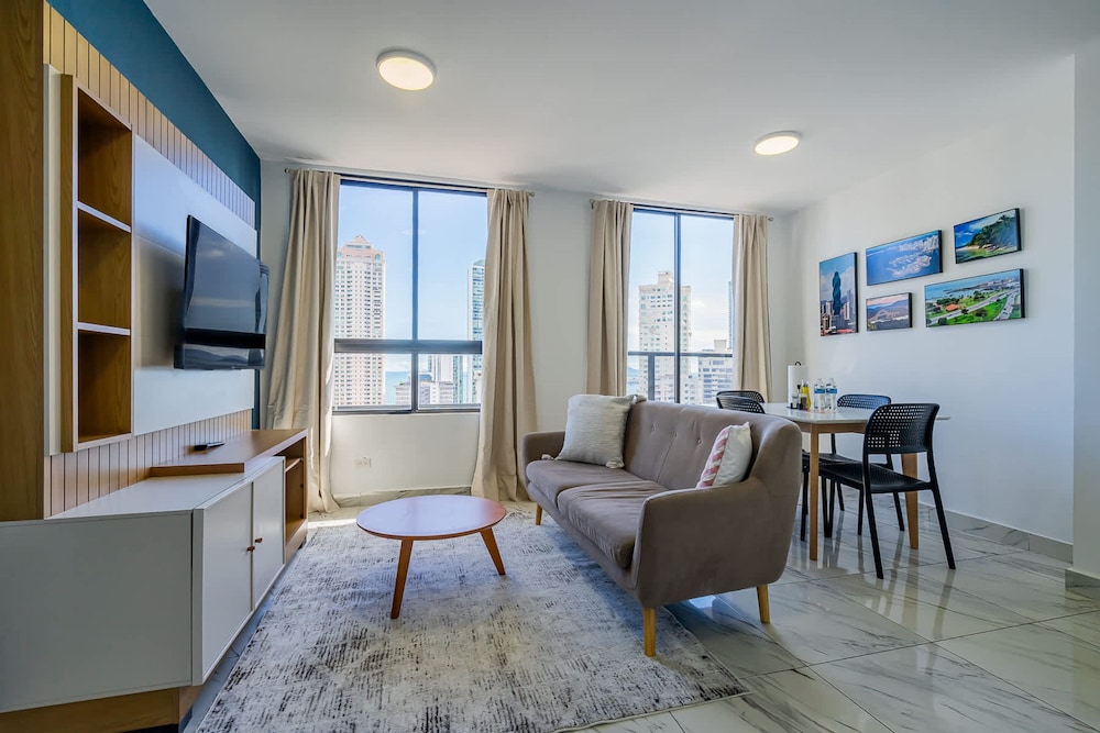 w Comfy 1BR w Great View in Calle 50