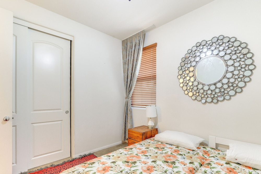 14 Mi to Old Town Temecula: Luxe Fallbrook Home!